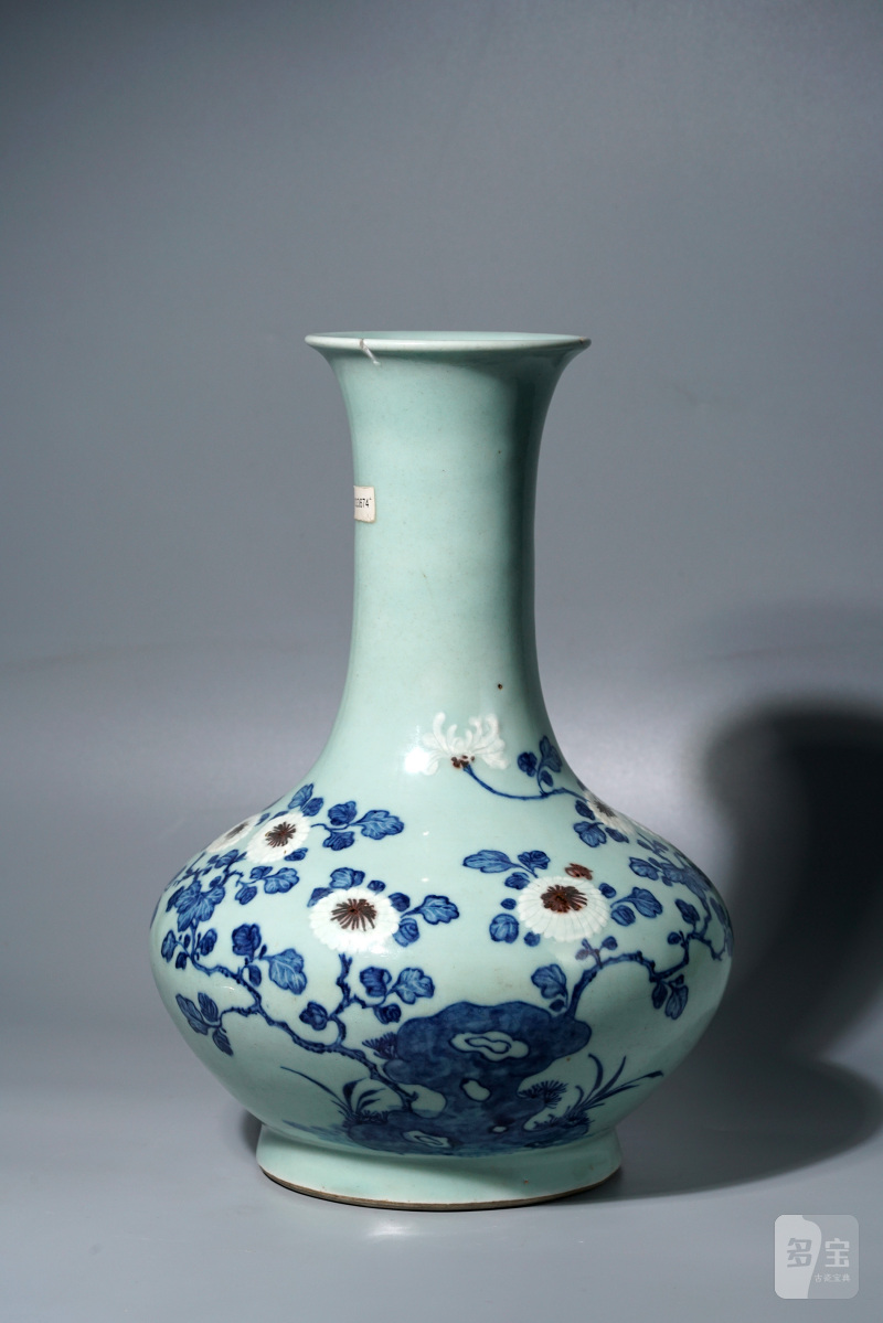 清乾隆 青釉青花釉里红重阳菊艳图撇口瓶 - 图4